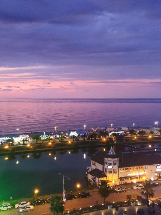 Apartment Twin Towers David Batumi Kültér fotó